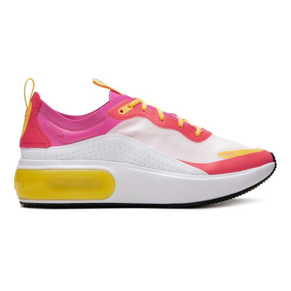 Women’s Nike Air Max Dia SE sneakers; size 10;